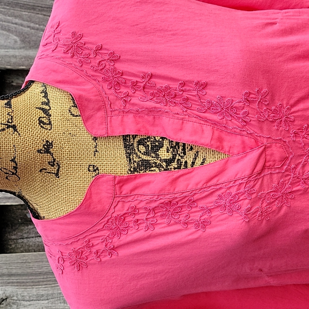 Liz Lange 100% Cotton Embroidered Maternity Top - Picture 3 of 17